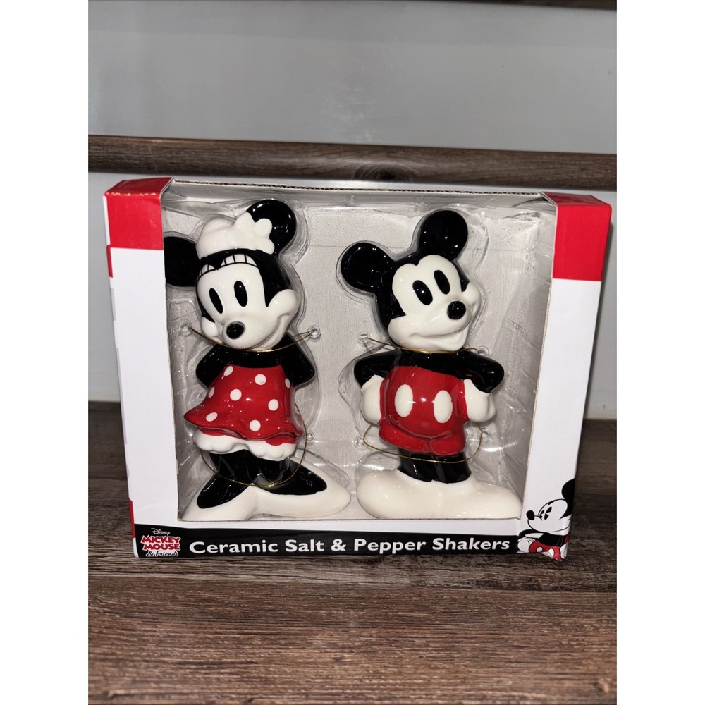 Salt & Pepper Shaker Set Disney Mickey Minnie & Friends Ceramic New Collectibles